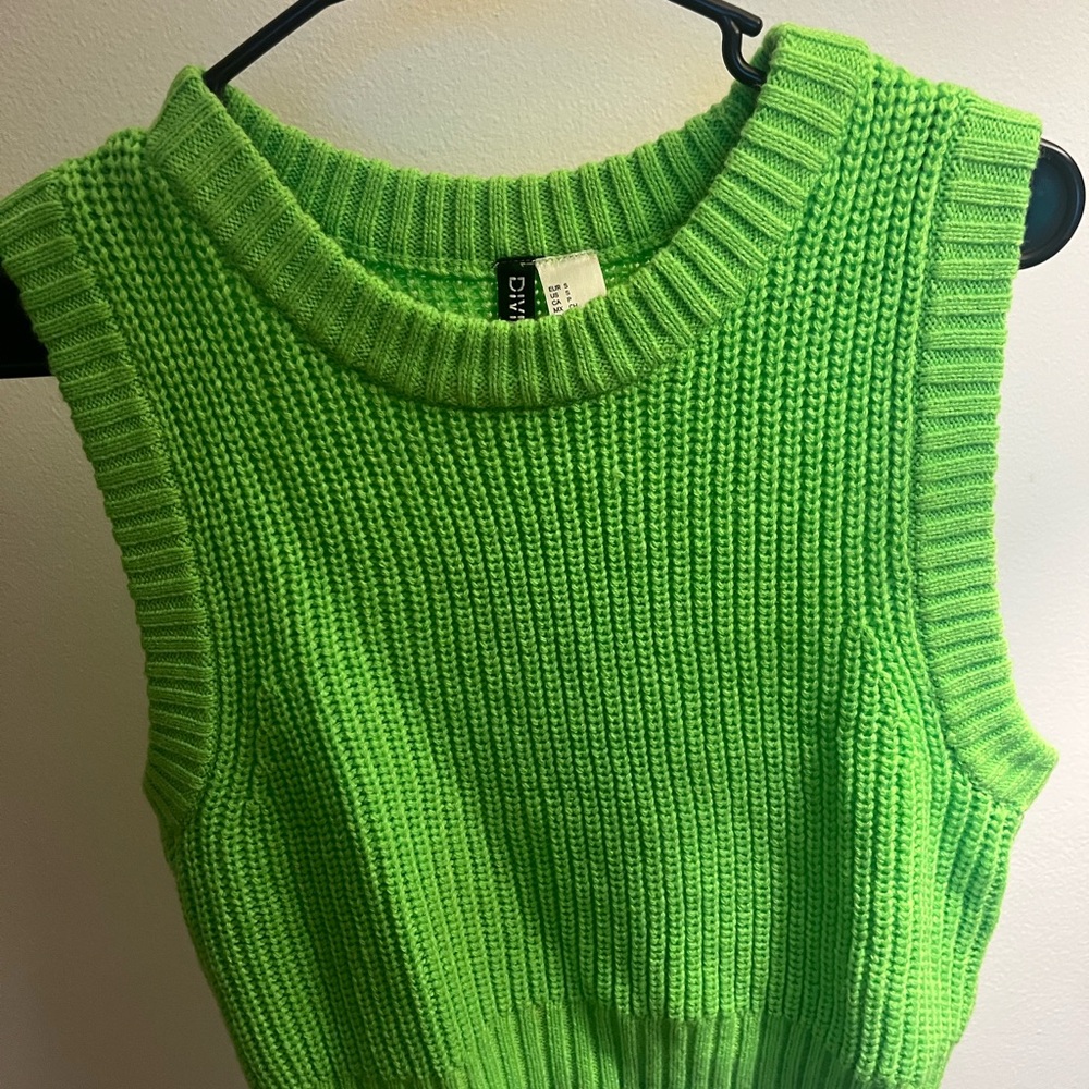 H&M Bright Green Sleeveless Knit Top